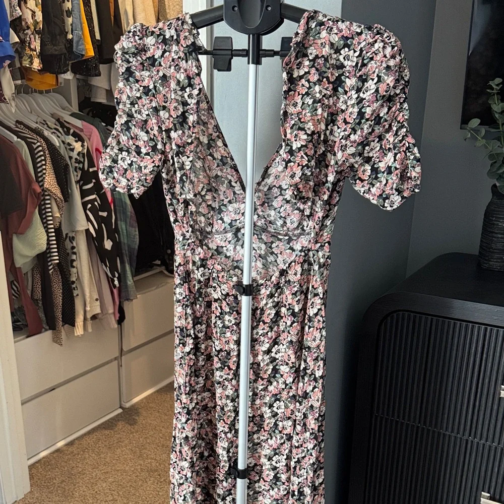 Floral Puff-Sleeve Midi Dress in Pink and Black